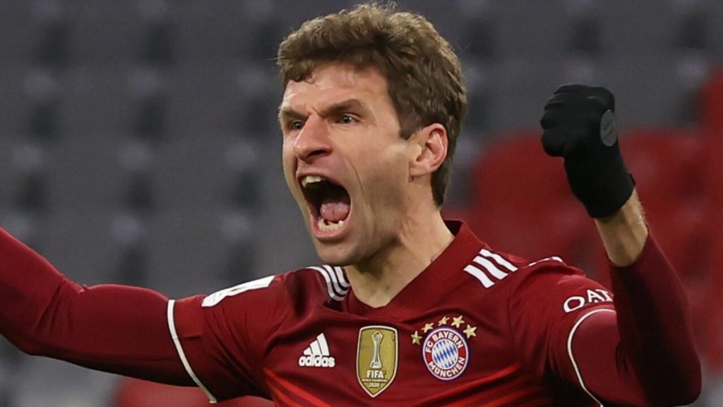 Thomas Muller joins a local club