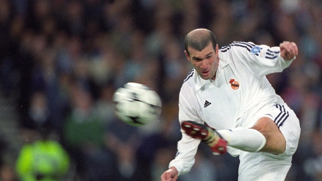 Zinedine Zidane vs. Bayer Leverkusen (2002)
