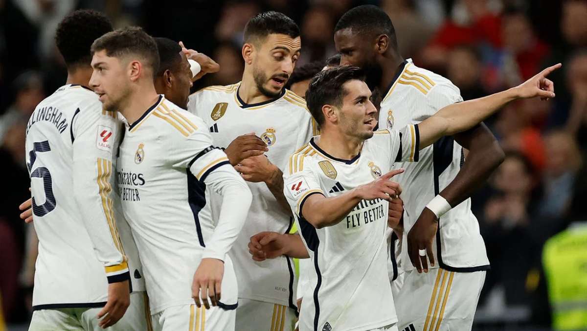 Real Madrid 2-0 Granada: Brahim Diaz and Rodrygo on scoresheet as Carlo  Ancelotti's side go back top of La Liga - Eurosport