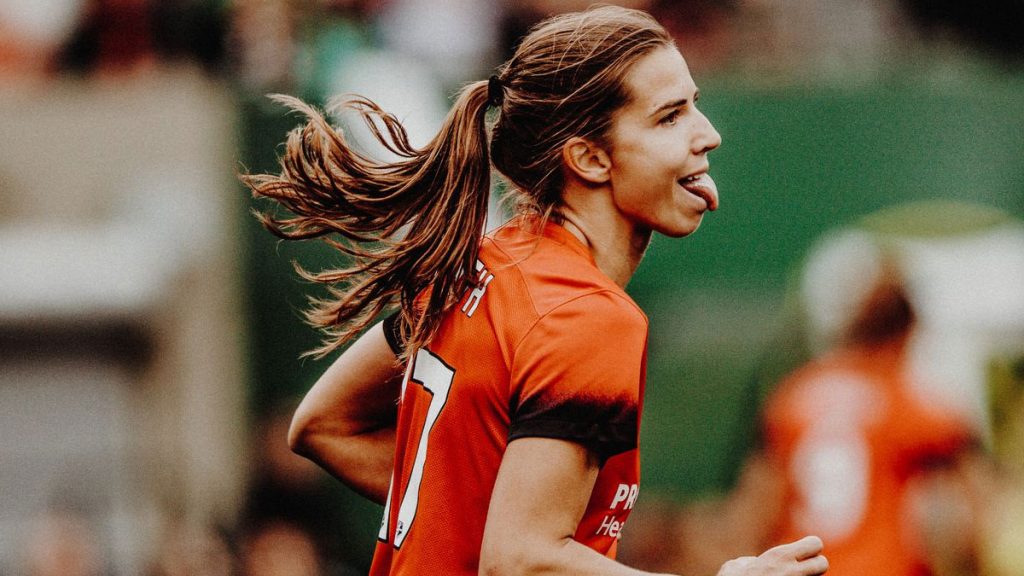 Everything to Know about Tobin Heath Biography